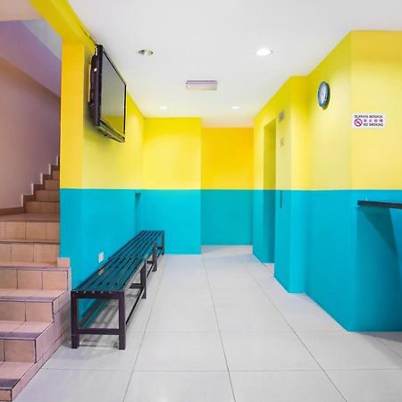 Oyo 89688 Alor Street Hotel Куала Лумпур Екстериор снимка