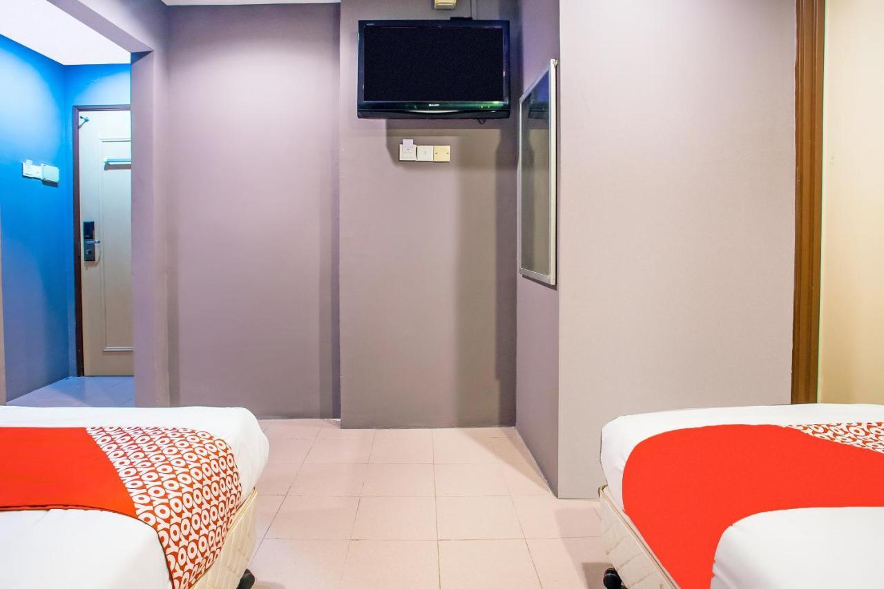 Oyo 89688 Alor Street Hotel Куала Лумпур Екстериор снимка