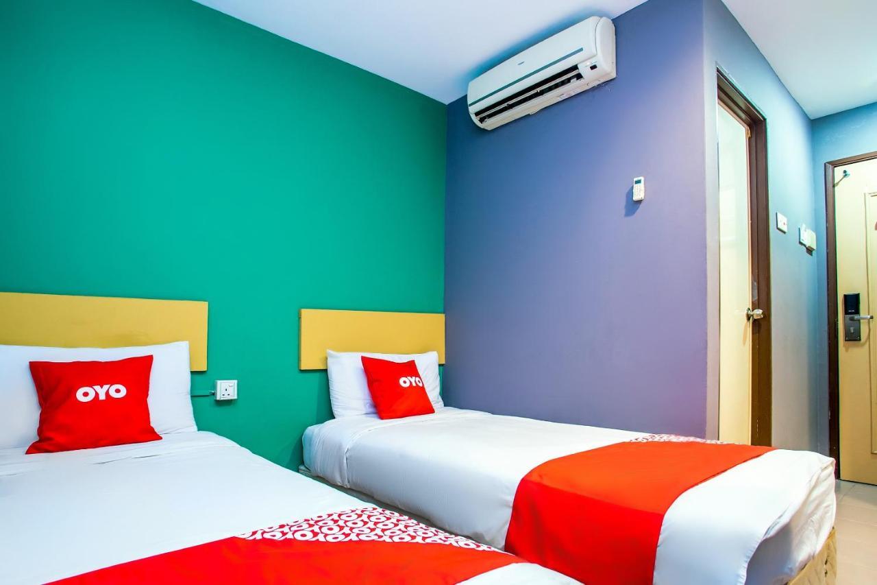 Oyo 89688 Alor Street Hotel Куала Лумпур Екстериор снимка