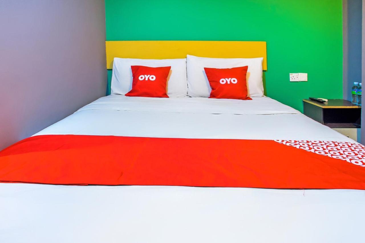 Oyo 89688 Alor Street Hotel Куала Лумпур Екстериор снимка