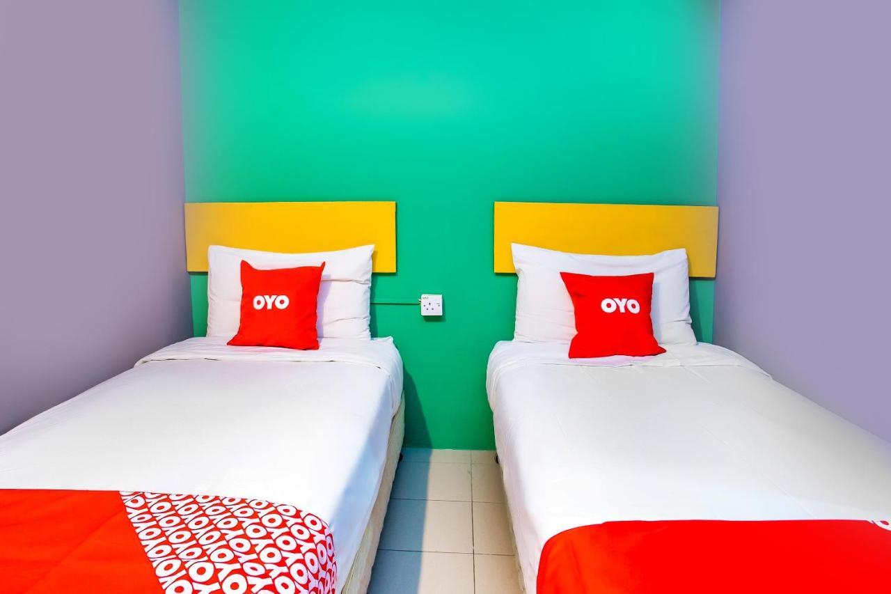 Oyo 89688 Alor Street Hotel Куала Лумпур Екстериор снимка