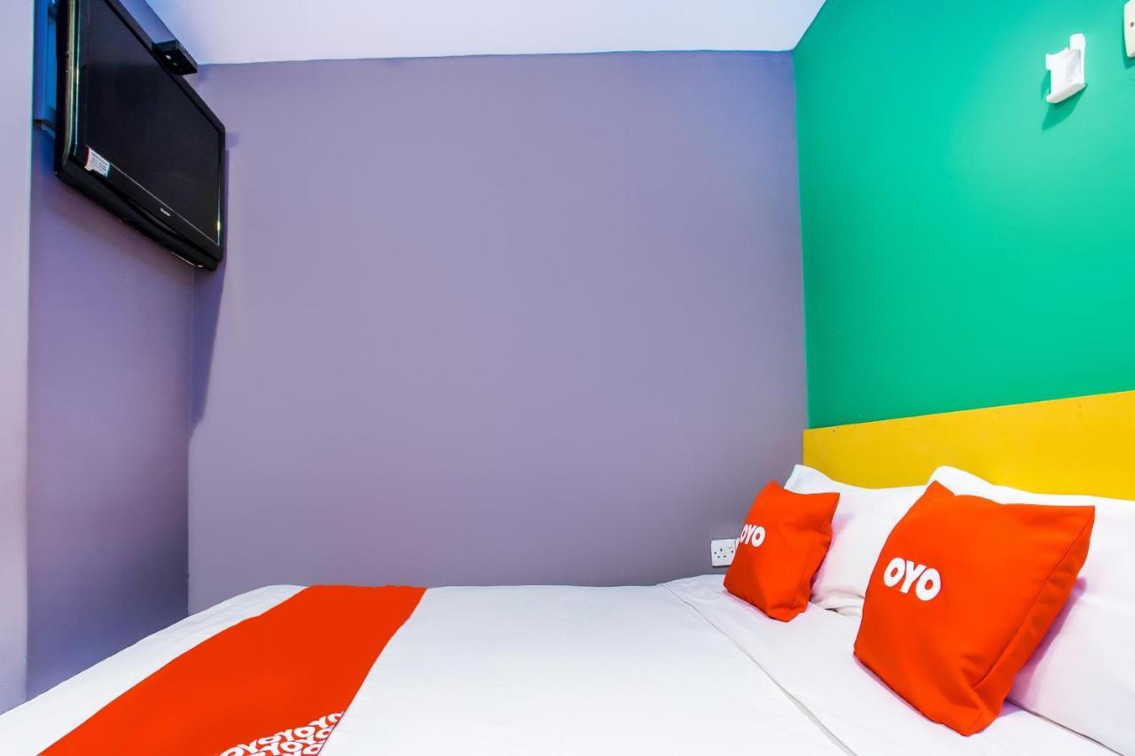 Oyo 89688 Alor Street Hotel Куала Лумпур Екстериор снимка