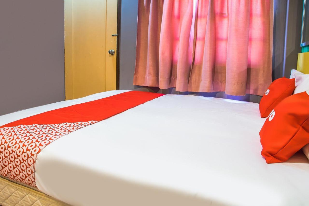 Oyo 89688 Alor Street Hotel Куала Лумпур Екстериор снимка