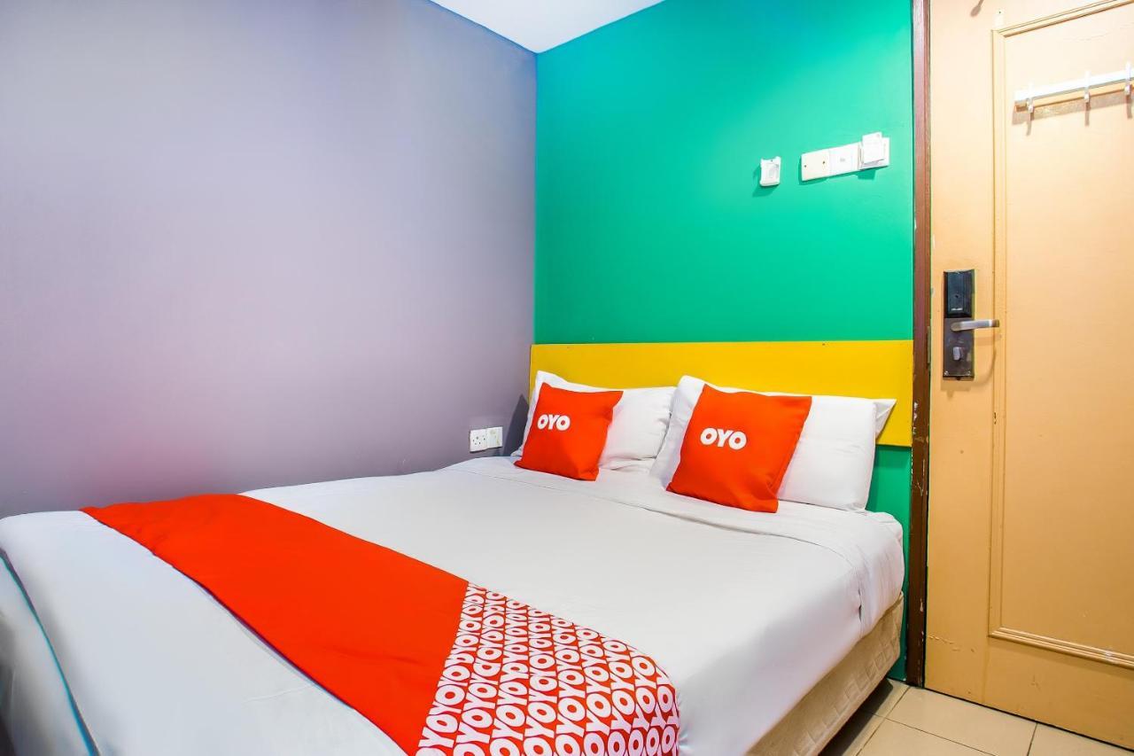 Oyo 89688 Alor Street Hotel Куала Лумпур Екстериор снимка