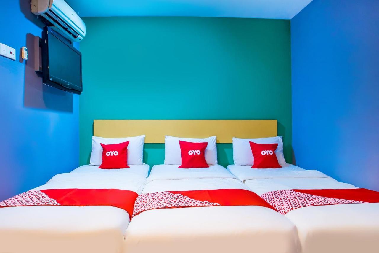 Oyo 89688 Alor Street Hotel Куала Лумпур Екстериор снимка