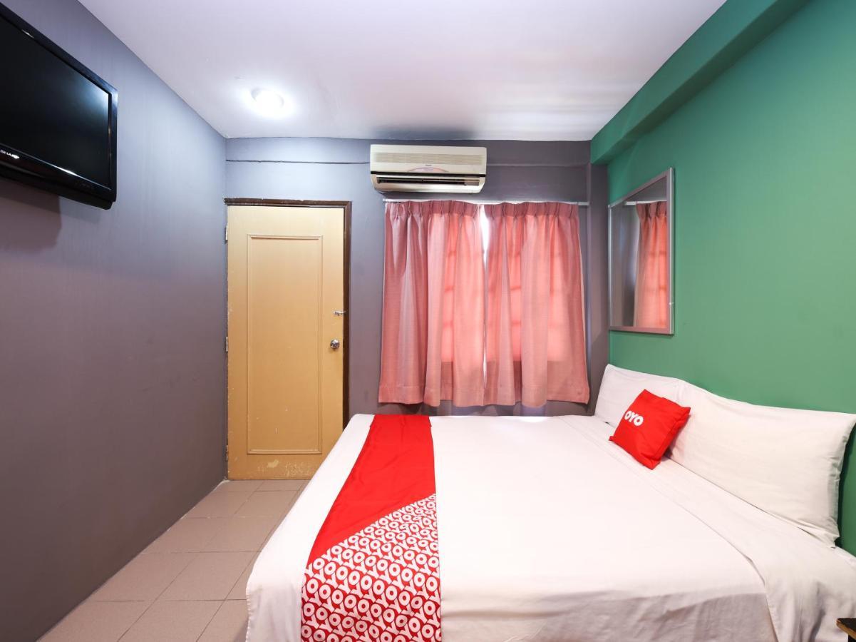 Oyo 89688 Alor Street Hotel Куала Лумпур Екстериор снимка