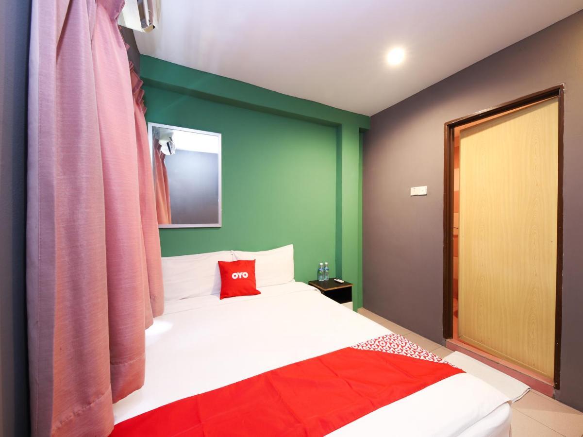 Oyo 89688 Alor Street Hotel Куала Лумпур Екстериор снимка