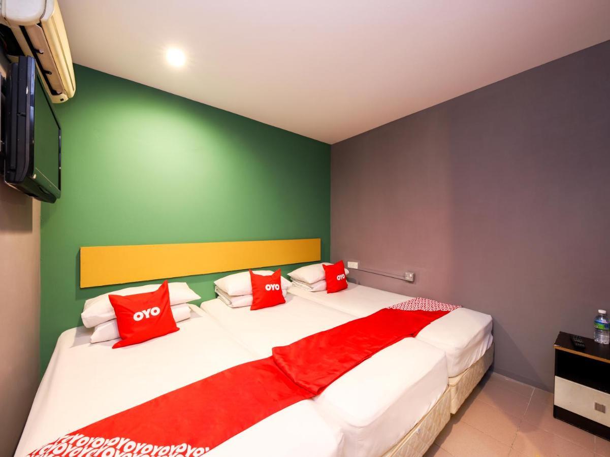 Oyo 89688 Alor Street Hotel Куала Лумпур Екстериор снимка