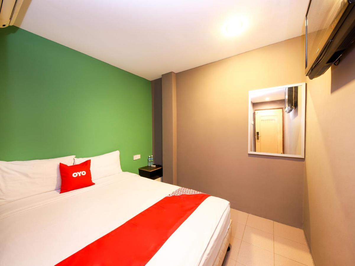 Oyo 89688 Alor Street Hotel Куала Лумпур Екстериор снимка