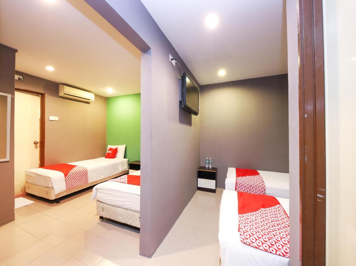 Oyo 89688 Alor Street Hotel Куала Лумпур Екстериор снимка