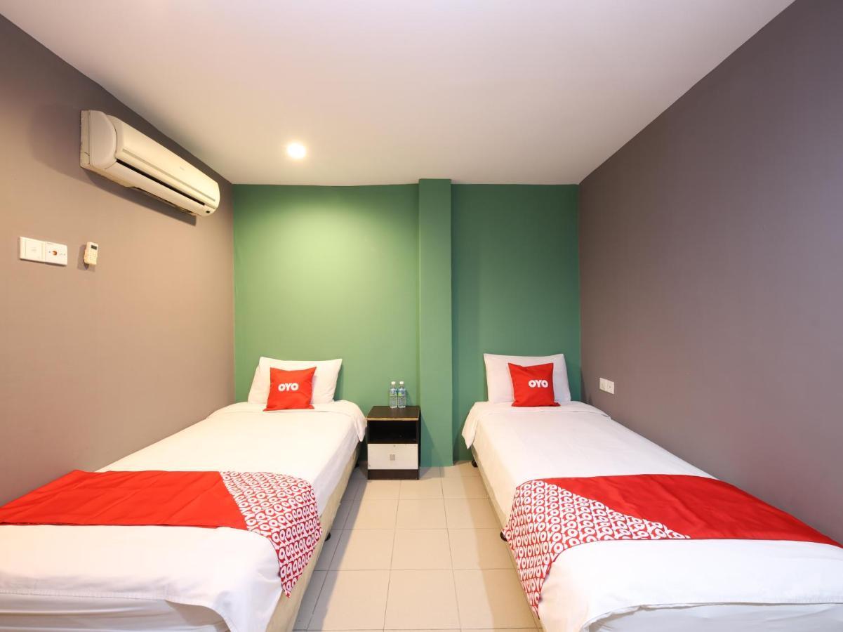 Oyo 89688 Alor Street Hotel Куала Лумпур Екстериор снимка