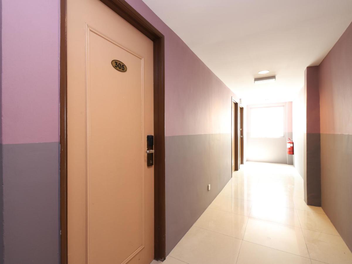 Oyo 89688 Alor Street Hotel Куала Лумпур Екстериор снимка